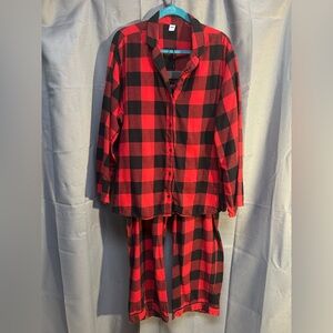 Old Navy Buffalo Plaid Pajama Set - Christmas/Holiday